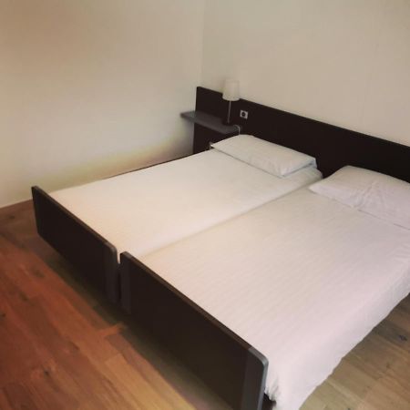 Hotel Fleur-De-Lys La Chaux De Fonds Εξωτερικό φωτογραφία