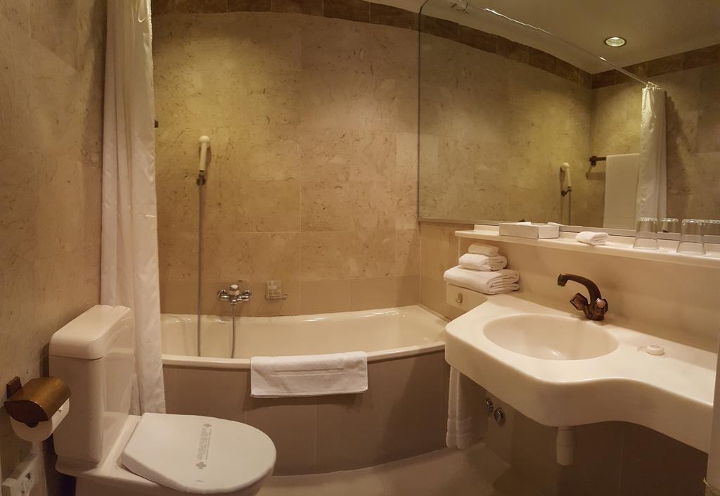 Hotel Fleur-De-Lys La Chaux De Fonds Εξωτερικό φωτογραφία