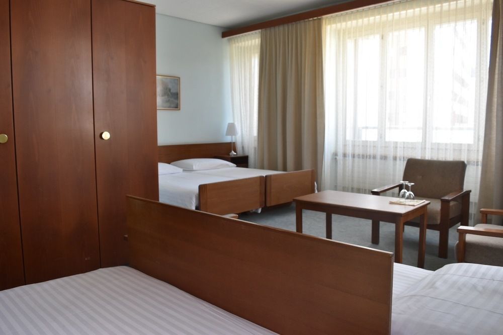 Hotel Fleur-De-Lys La Chaux De Fonds Εξωτερικό φωτογραφία