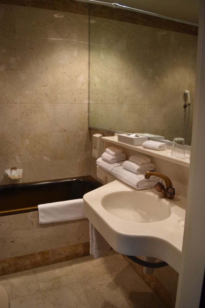 Hotel Fleur-De-Lys La Chaux De Fonds Εξωτερικό φωτογραφία