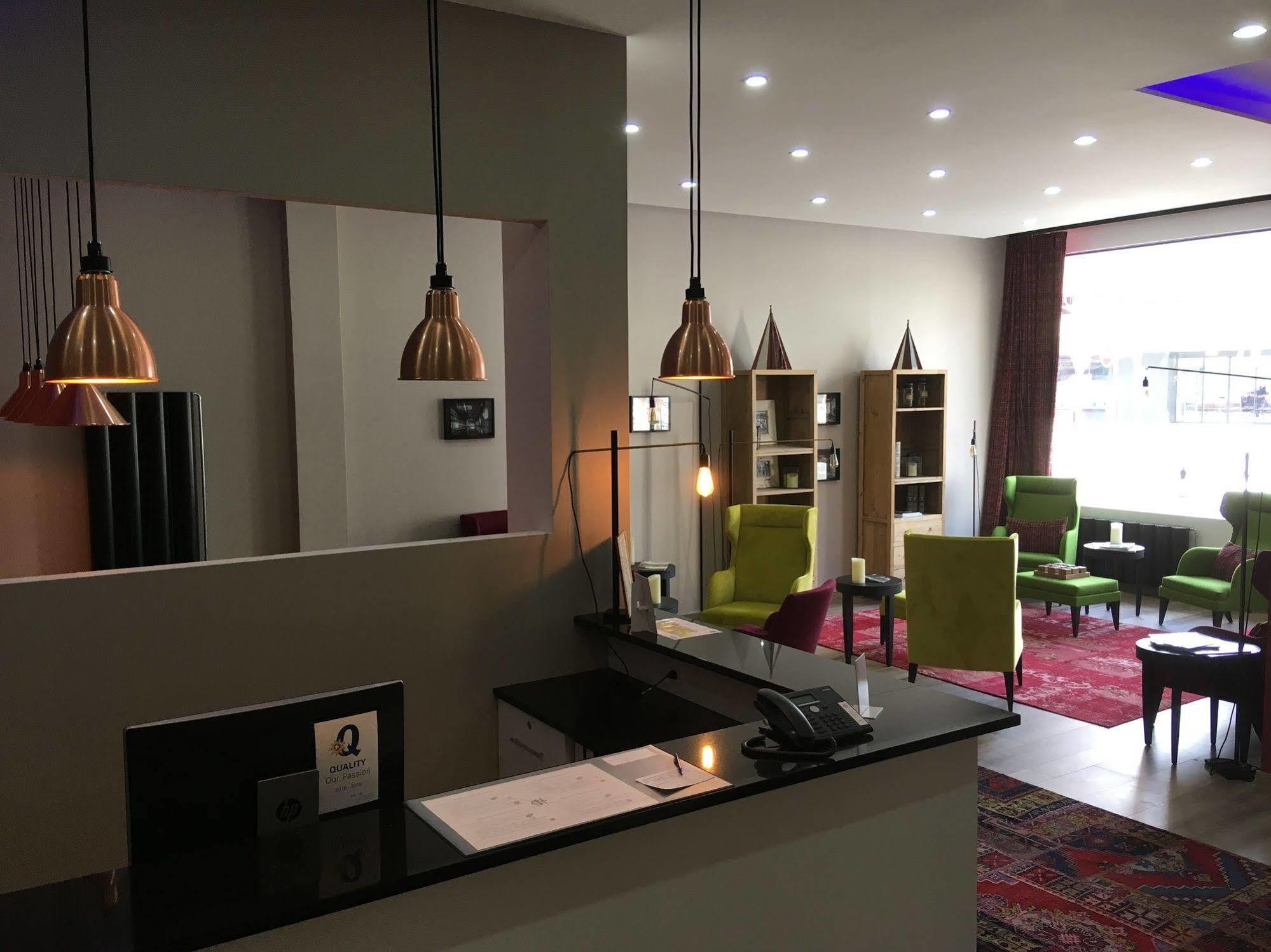 Hotel Fleur-De-Lys La Chaux De Fonds Εξωτερικό φωτογραφία